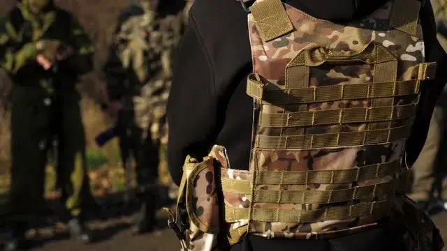 how should a plate carrier fit